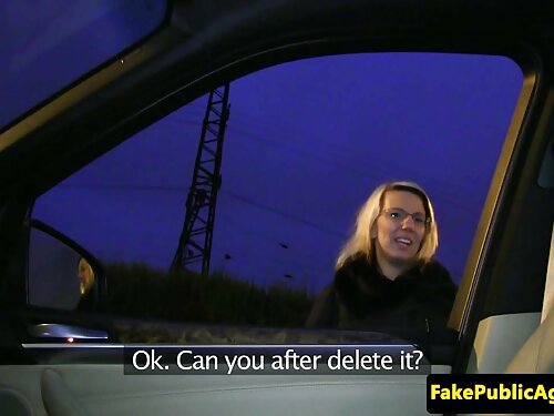 Üks naine imeb kukke ...